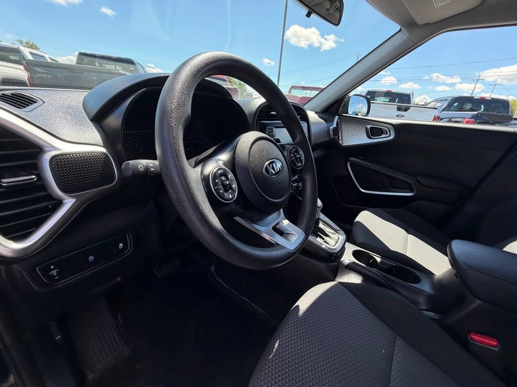 Used 2021 Kia Soul LX FWD image 17