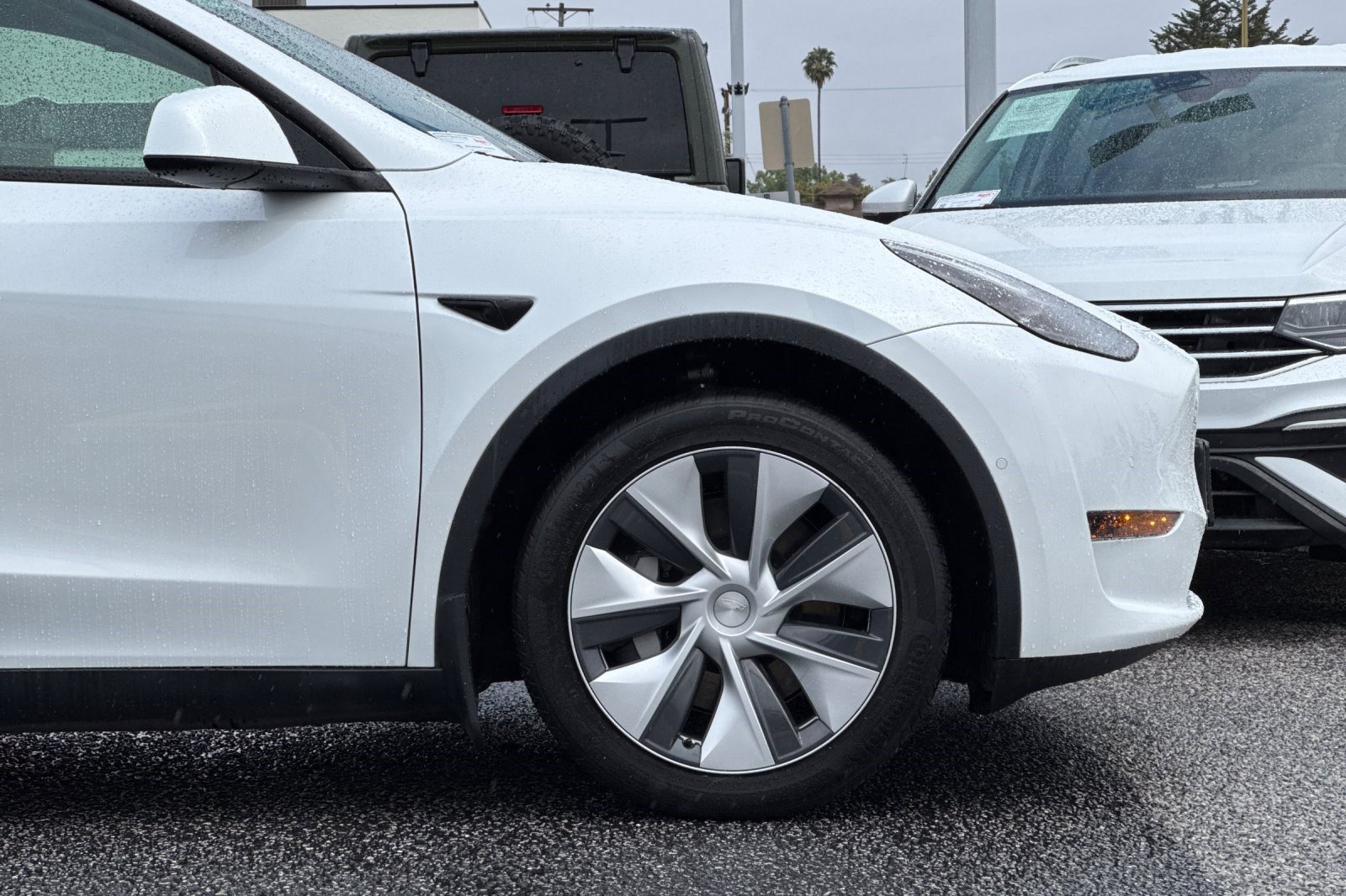 Used 2022 Tesla Model Y Long Range AWD/4WD image 34
