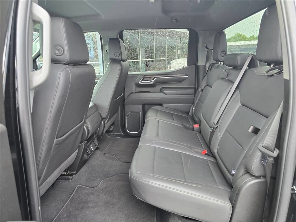 Used 2025 GMC Sierra 1500 SLT AWD/4WD image 12
