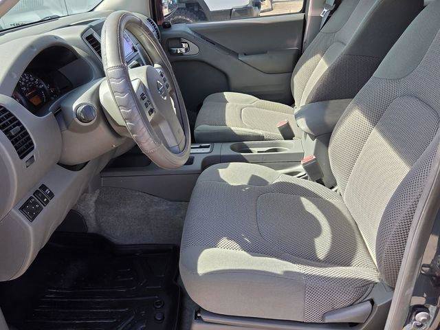 Used 2015 Nissan Frontier SV RWD image 11