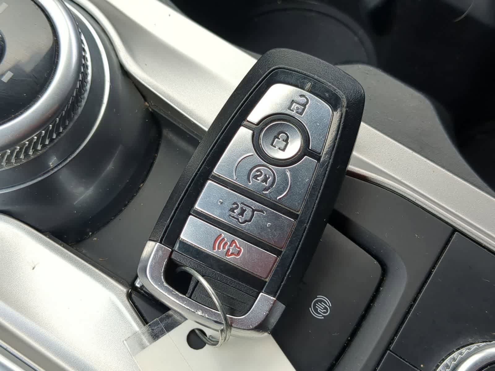 Used 2020 Ford Explorer XLT w/ Equipment Group 202A image 32