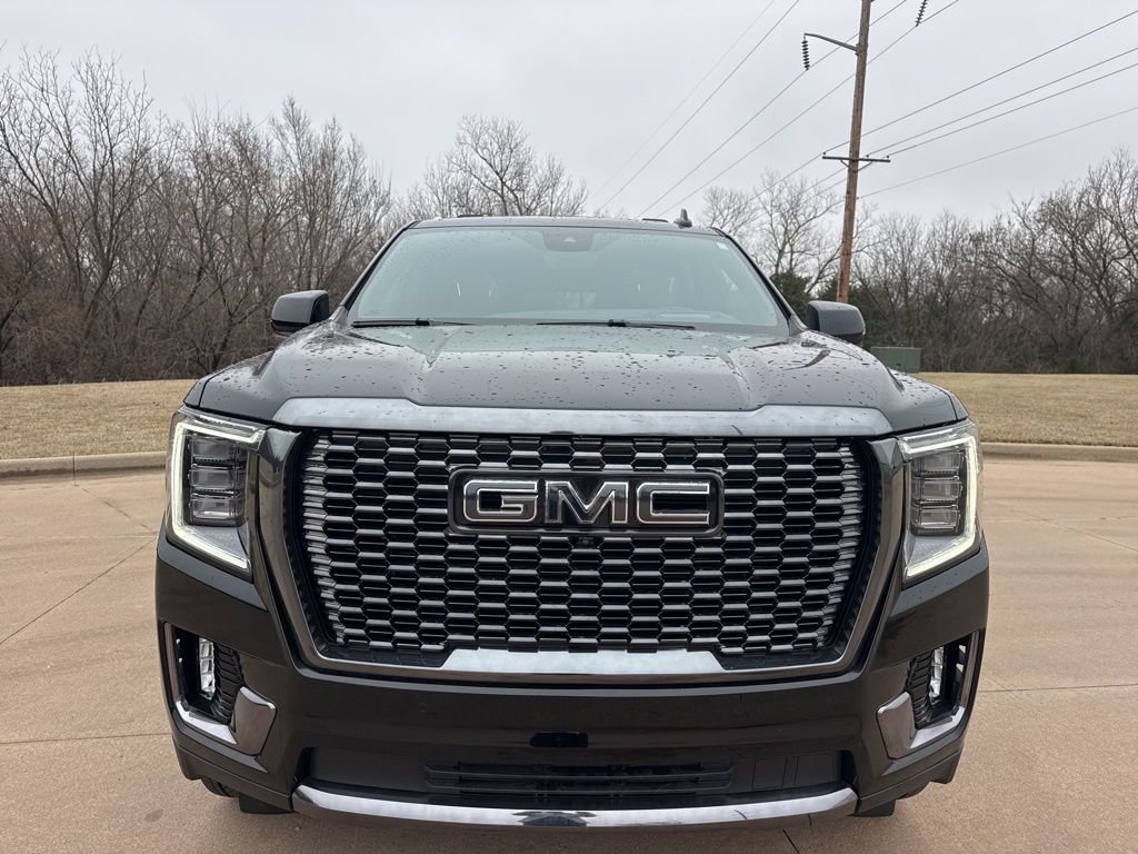 Used 2024 GMC Yukon XL Denali Ultimate w/ LPO, Illumination Package image 8