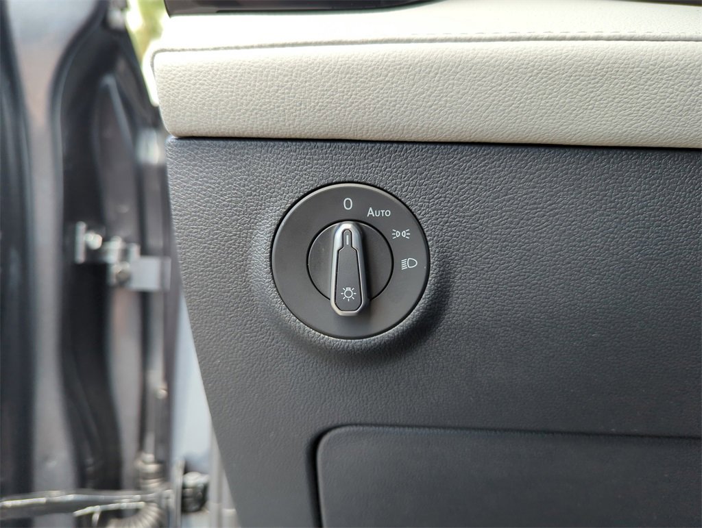 New 2025 Volkswagen Taos S image 33