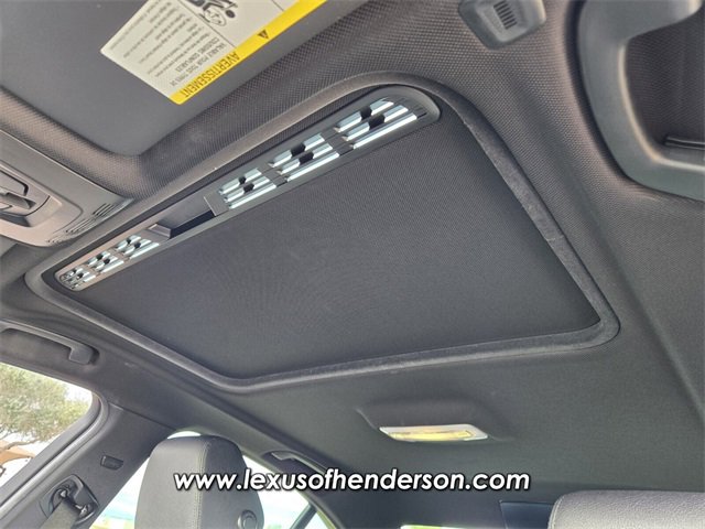 Used 2018 BMW 330i Sedan w/ Convenience Package image 10