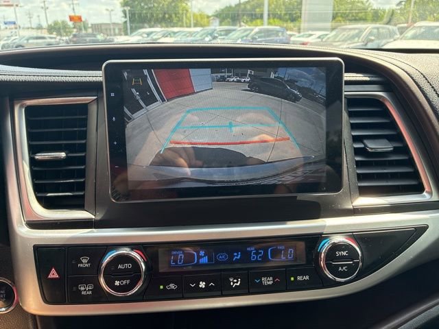 Used 2019 Toyota Highlander XLE image 26