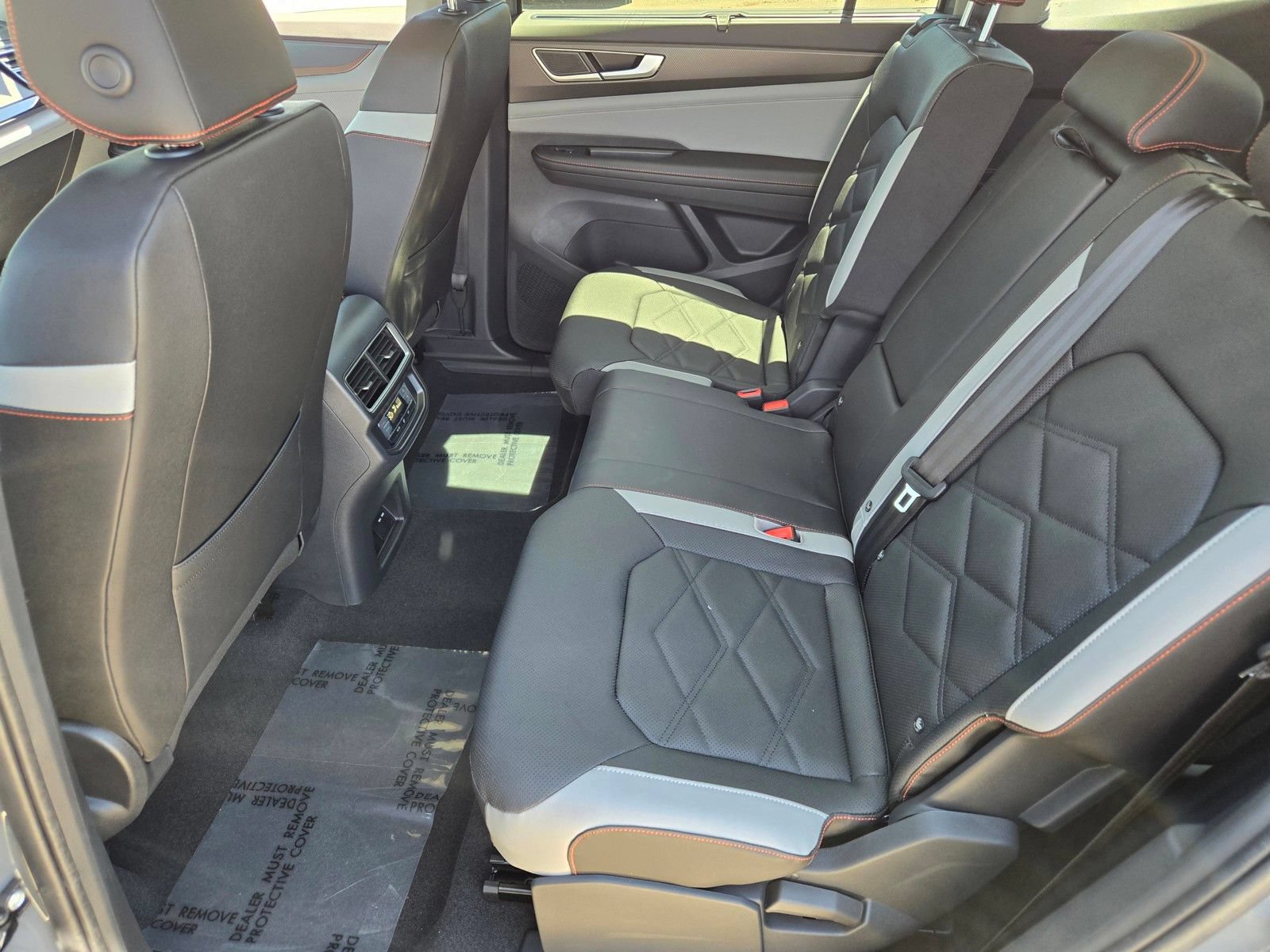 New 2026 Volkswagen Atlas Peak Edition AWD/4WD image 7