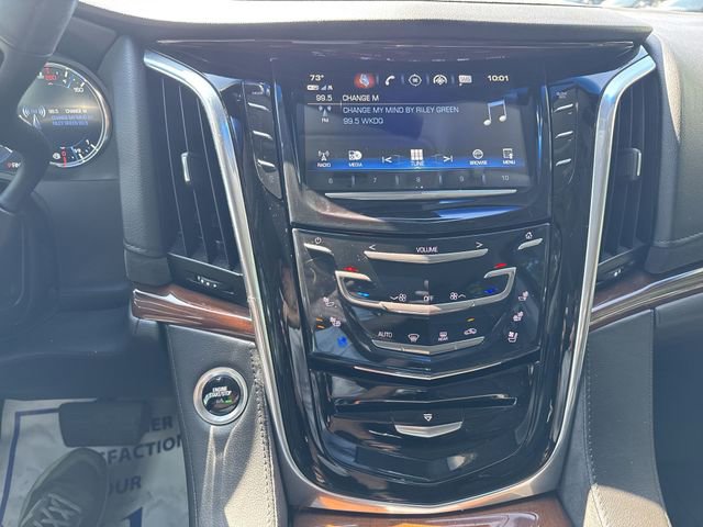 Used 2019 Cadillac Escalade Luxury AWD/4WD image 22