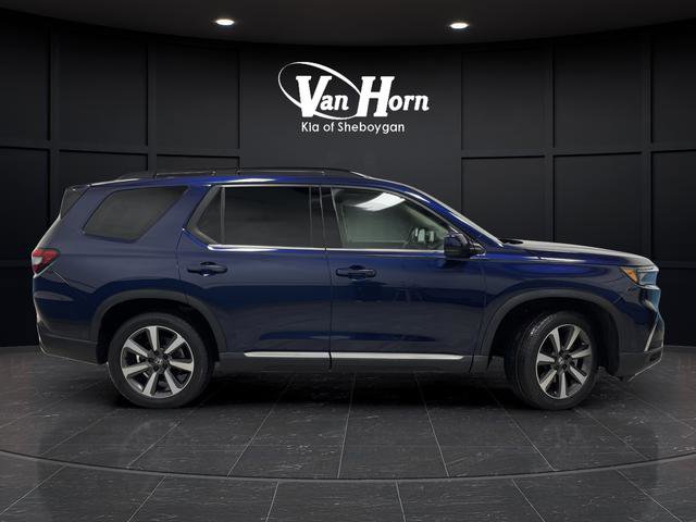 Used 2024 Honda Pilot Touring image 2