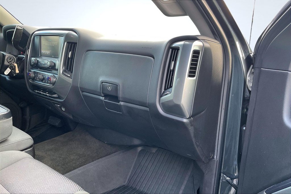 Used 2018 Chevrolet Silverado 1500 LT w/ LT Eassist Package AWD/4WD image 28