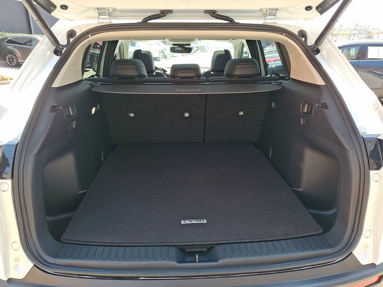 Certified 2025 MAZDA CX-50 AWD 2.5 Turbo w/ Premium Pkg image 28