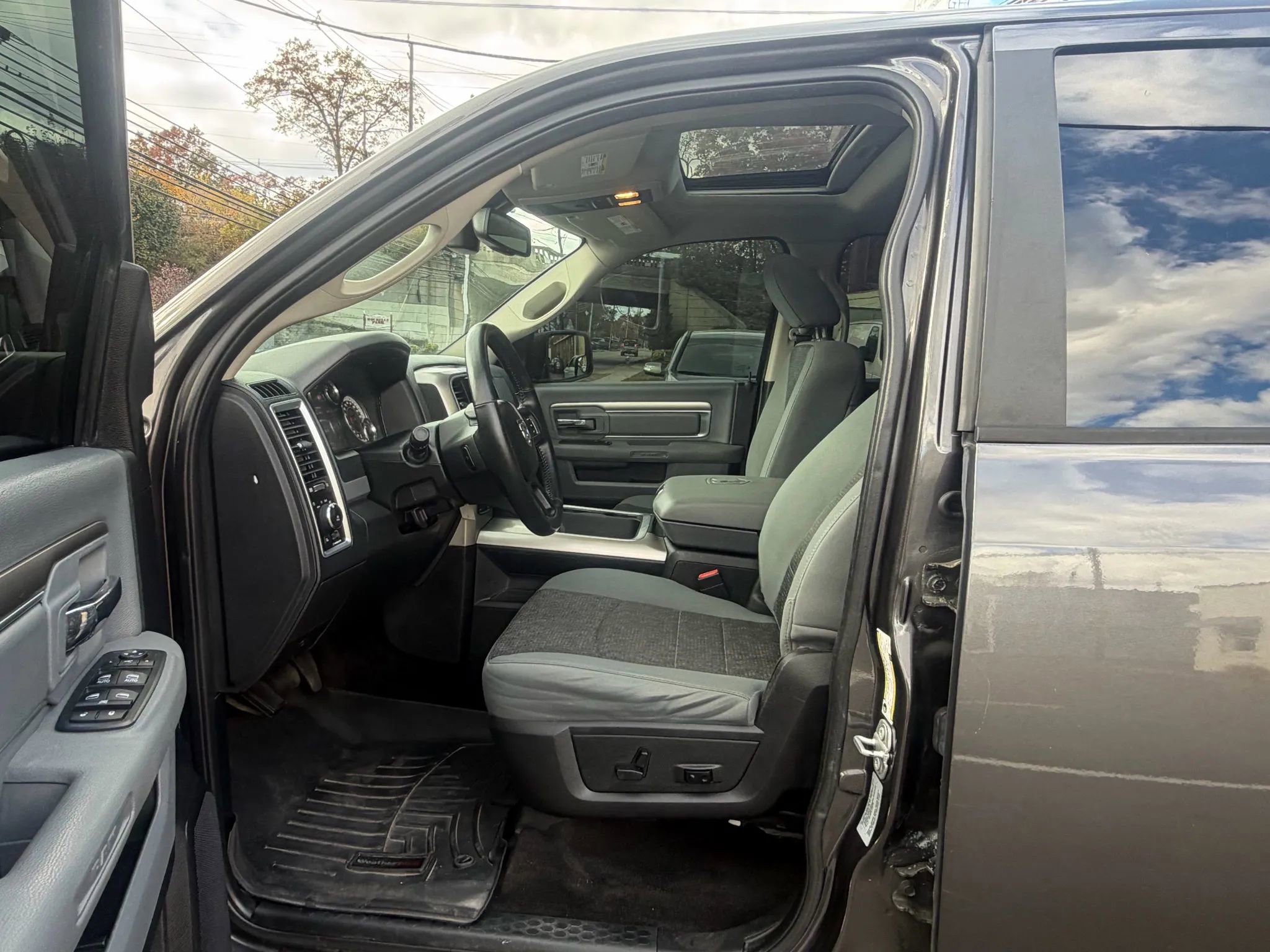 Used 2017 RAM 1500 Big Horn image 25