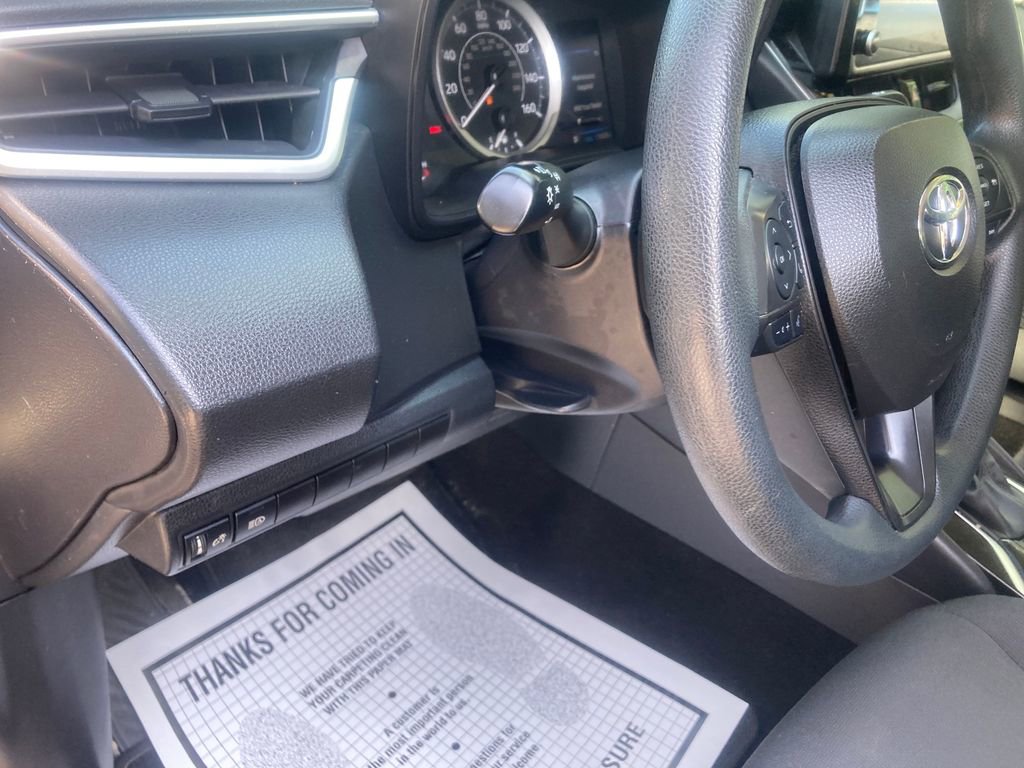 Used 2022 Toyota Corolla LE image 17