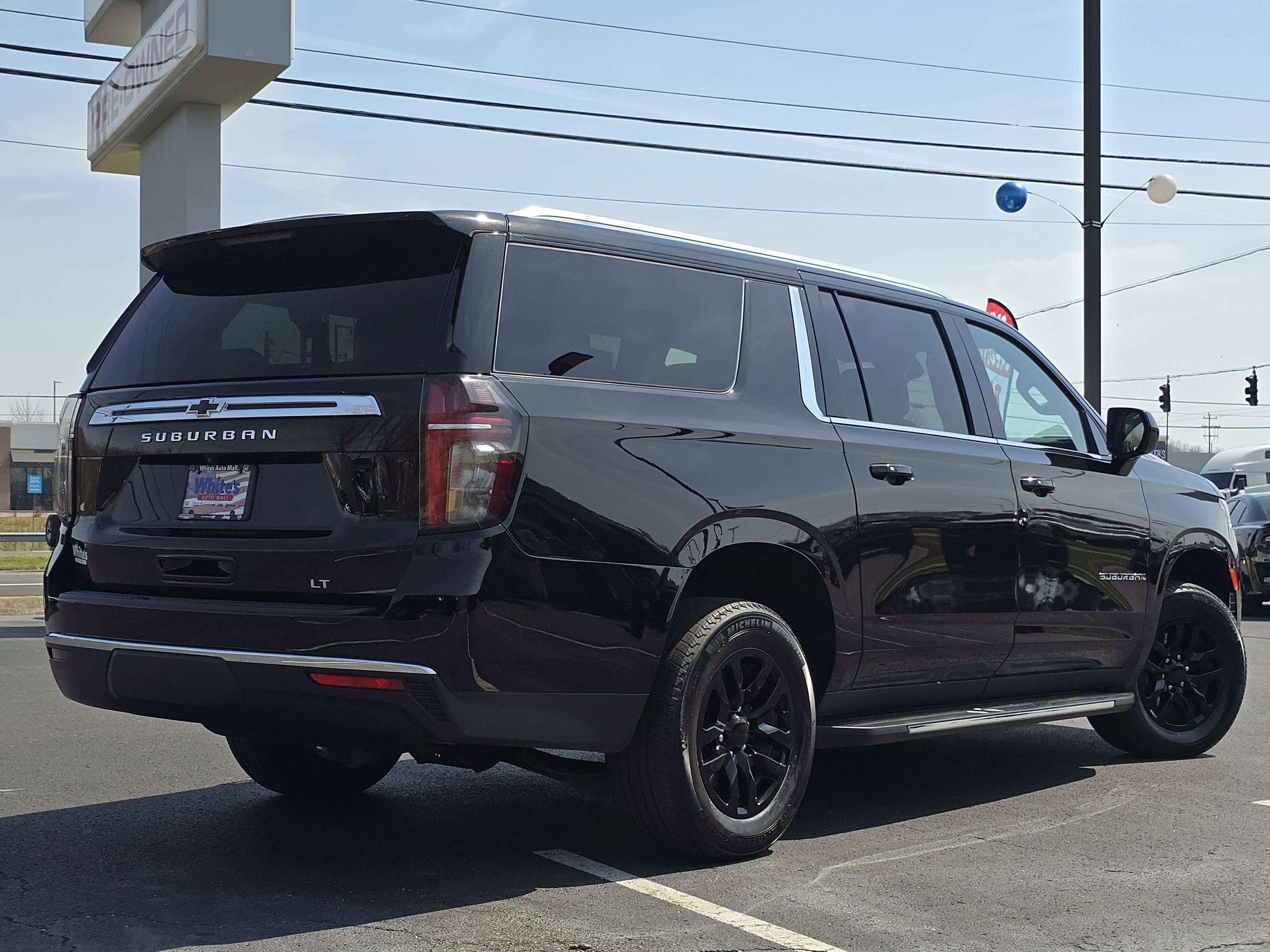 Used 2024 Chevrolet Suburban LT AWD/4WD image 19