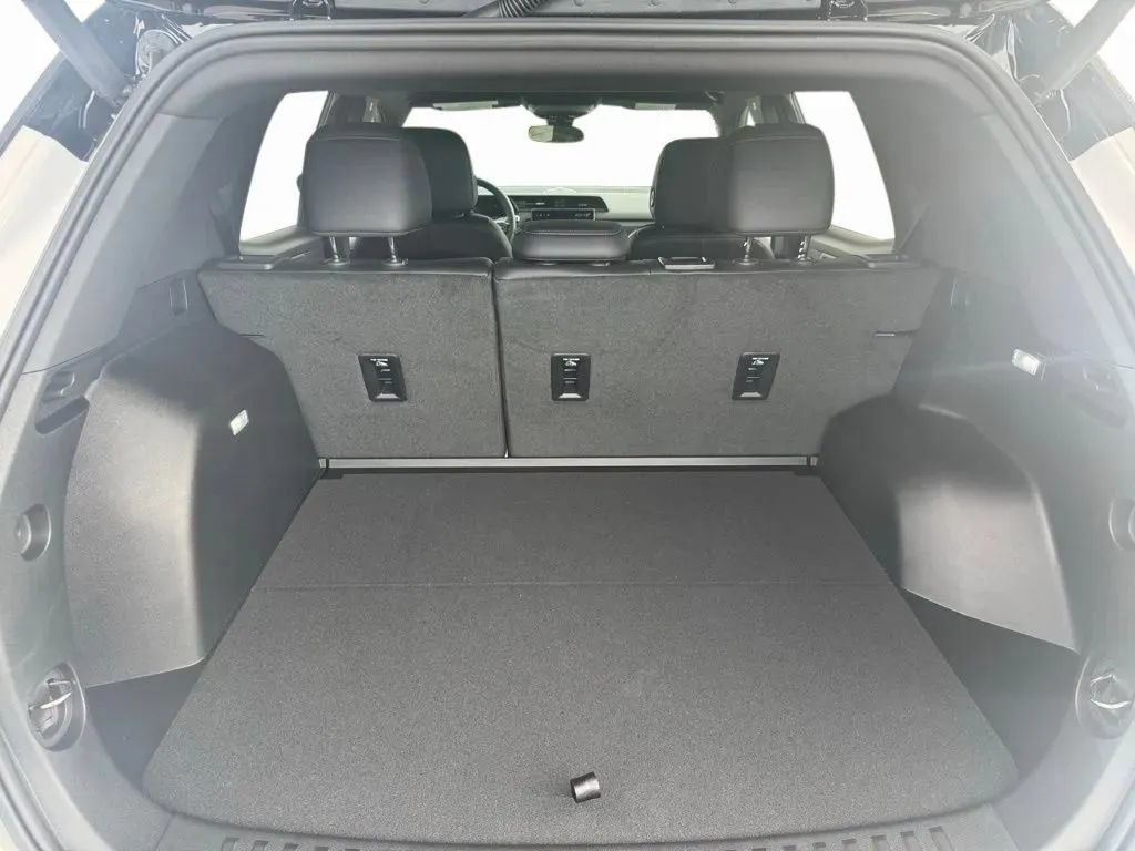 New 2026 GMC Terrain AT4 w/ Convenience Package III AWD/4WD image 27