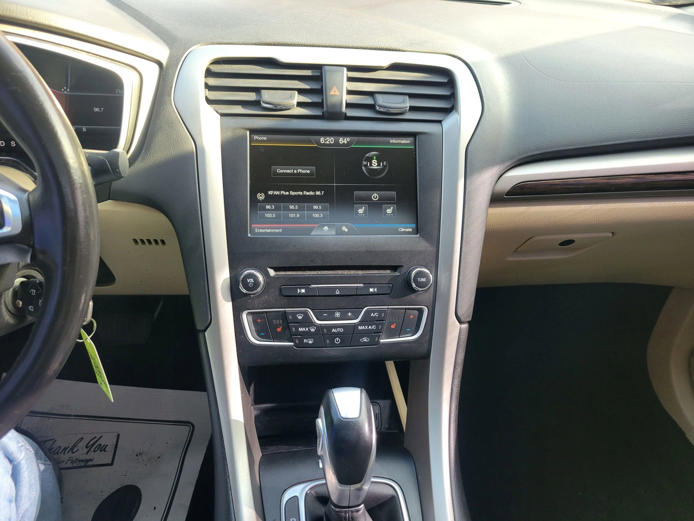 Used 2016 Ford Fusion SE w/ Equipment Group 202A FWD image 11