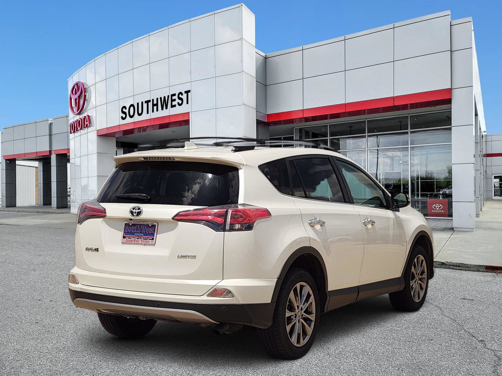 Used 2017 Toyota RAV4 Limited w/ Advanced Technology Package FWD image 5