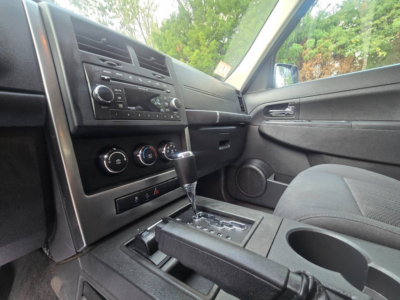 Used 2011 Jeep Liberty Sport w/ Popular Equipment Group AWD/4WD image 21