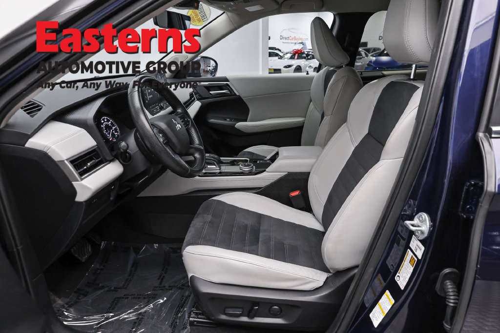 Used 2025 Mitsubishi Outlander SE FWD image 15