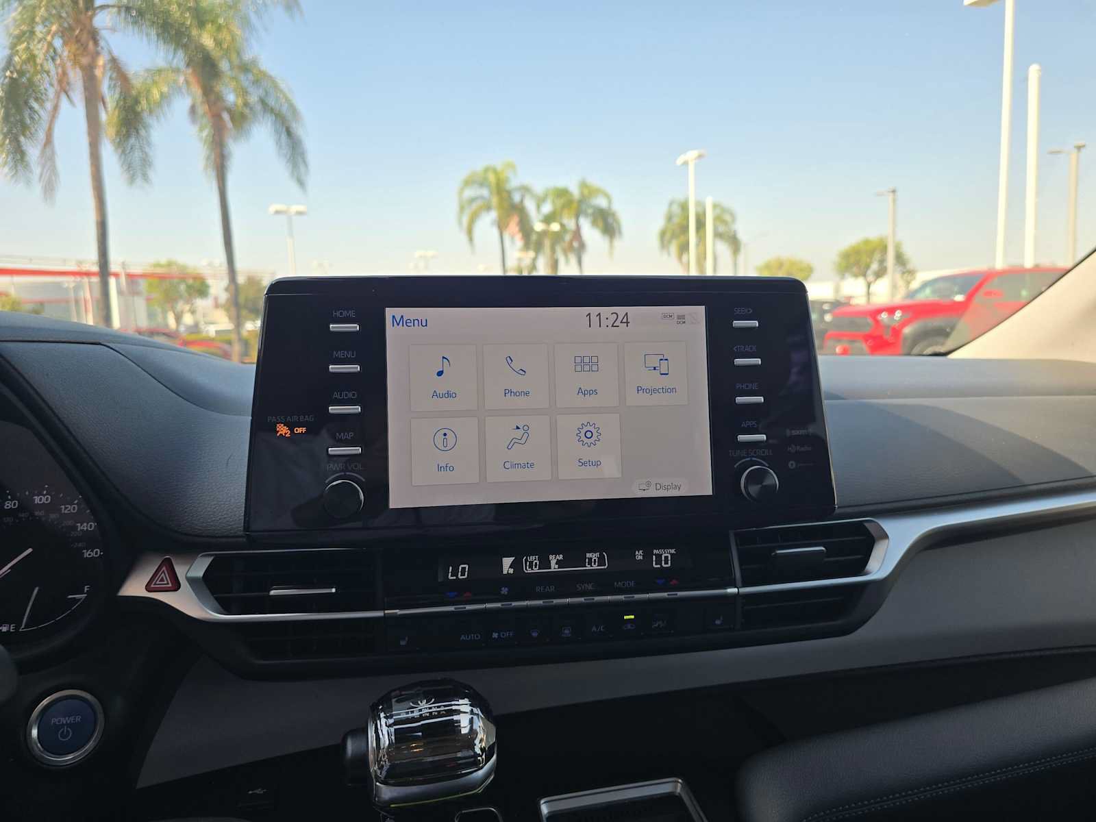 Used 2023 Toyota Sienna XLE FWD image 28