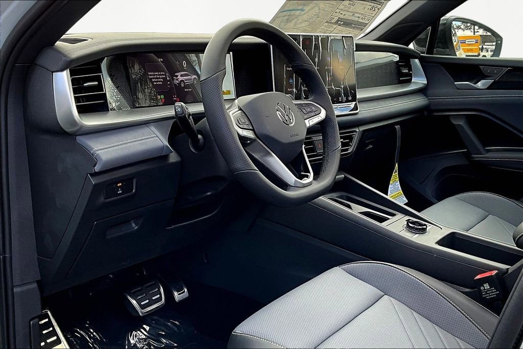 New 2026 Volkswagen Tiguan SE R-Line image 16