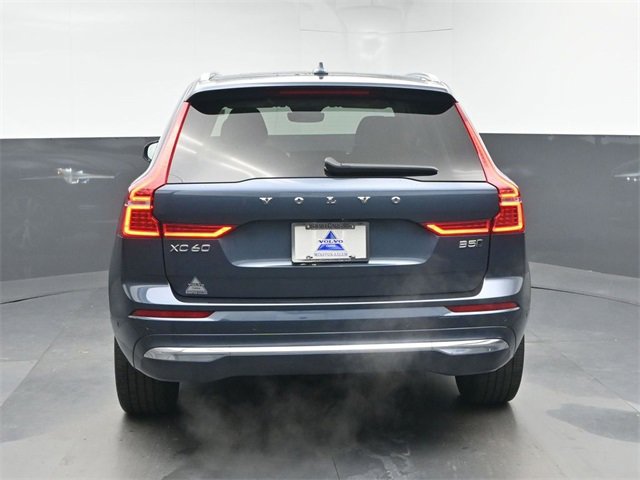 Used 2023 Volvo XC60 B5 Plus image 7