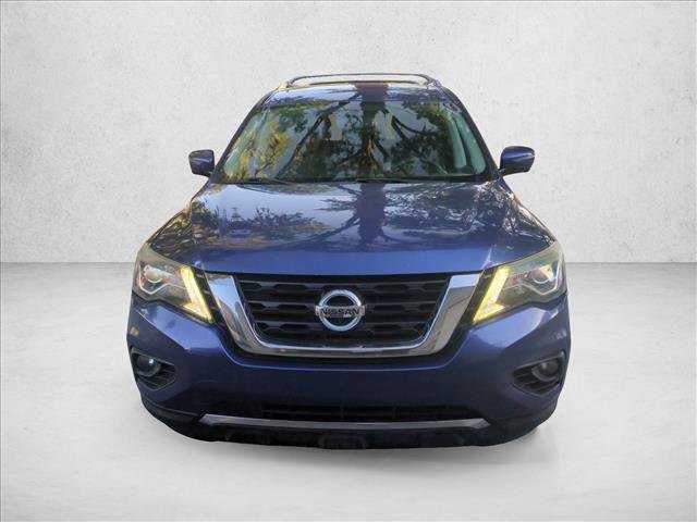 Used 2017 Nissan Pathfinder Platinum FWD image 2