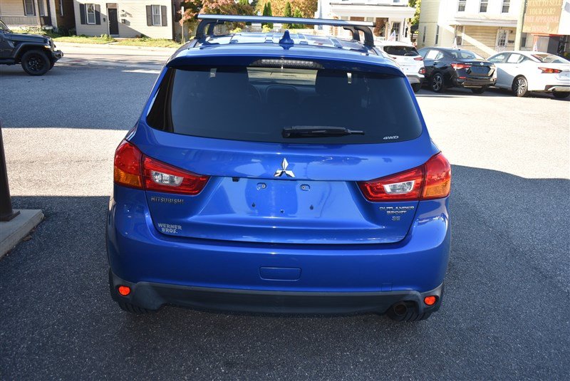 Used 2017 Mitsubishi Outlander Sport SE AWD/4WD image 5