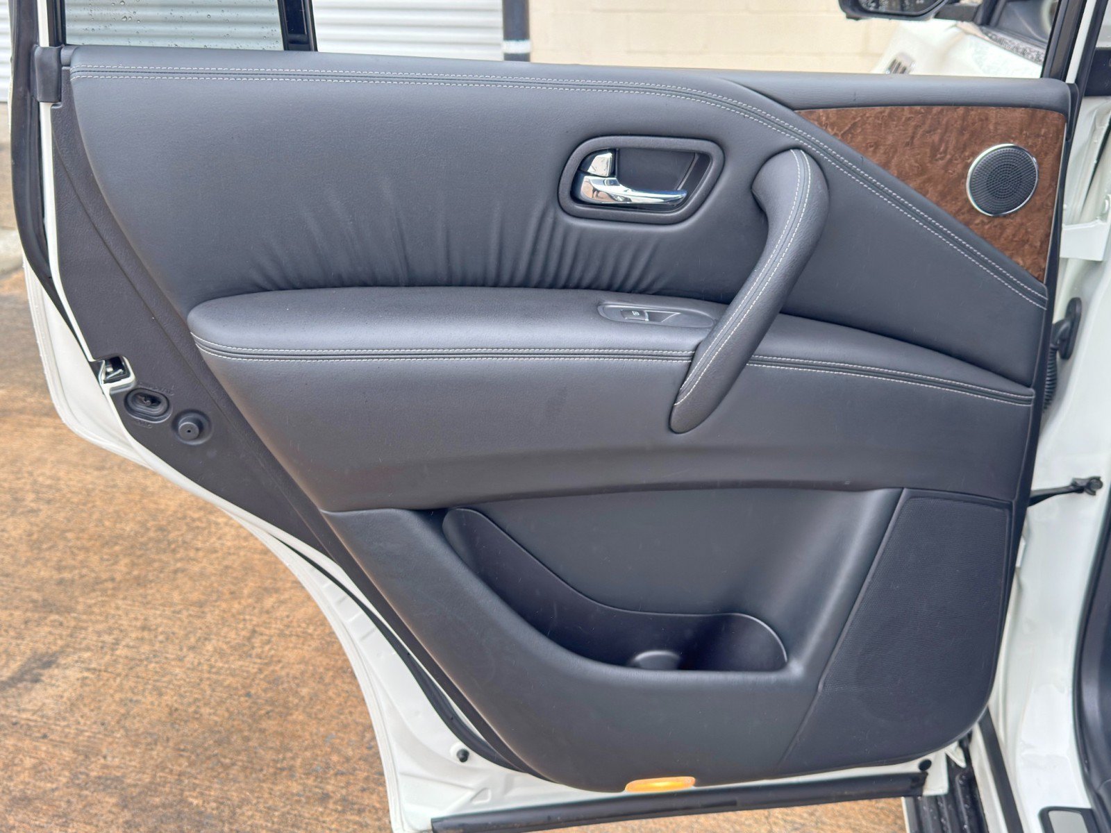 Used 2017 INFINITI QX80 4WD w/ Driver Assistance Package image 44