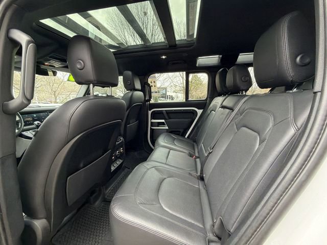 Used 2023 Land Rover Defender 110 S image 24