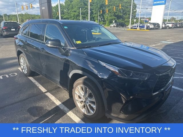 Used 2021 Toyota Highlander Limited AWD/4WD image 1
