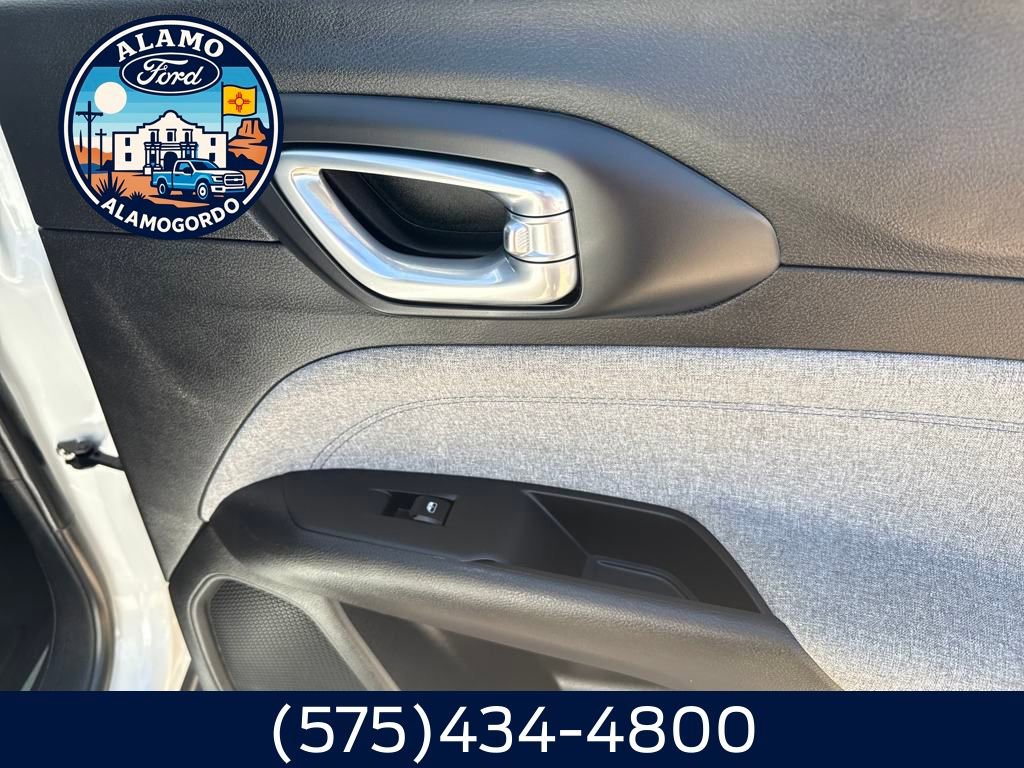 Used 2024 Jeep Compass Latitude image 21