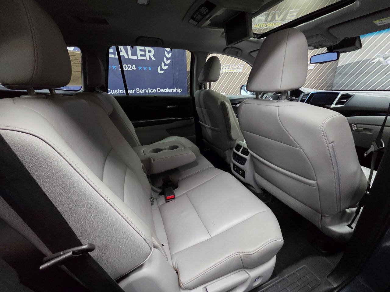 Used 2017 Honda Pilot Touring image 27