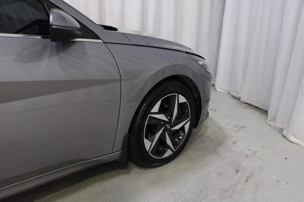 Used 2023 Hyundai Elantra Limited FWD image 27