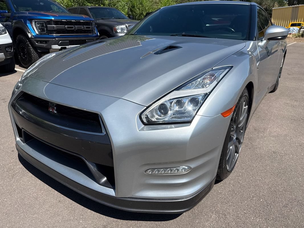 Used 2016 Nissan GT-R Premium AWD/4WD image 3