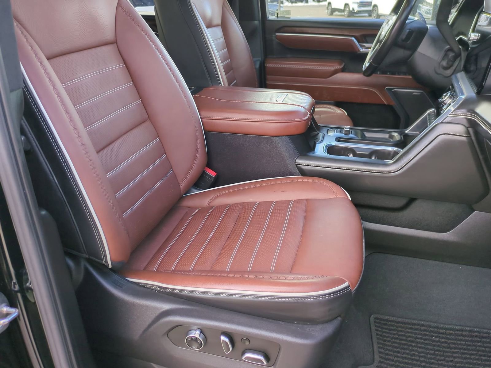 Used 2024 GMC Sierra 2500 Denali Ultimate w/ Max Trailering Package image 28