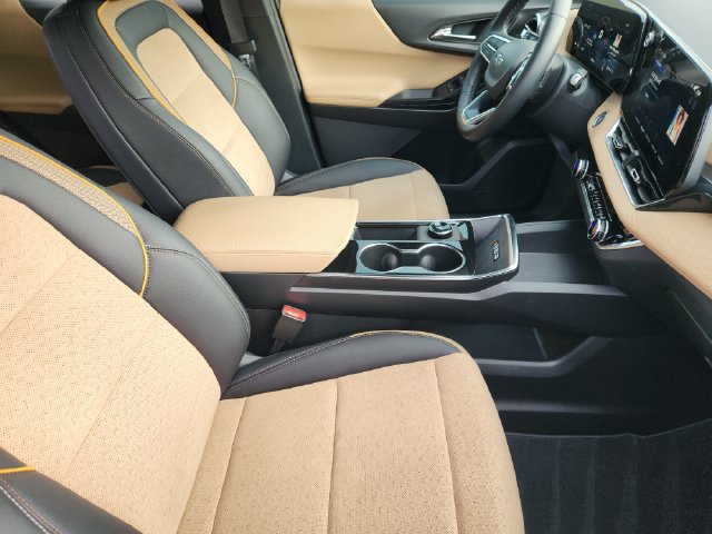 Used 2026 Chevrolet Equinox ACTIV w/ Safety and Technology Package AWD/4WD image 19