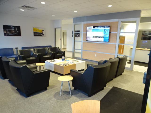 Used 2024 Chevrolet Colorado LT w/ LT Convenience Package image 16