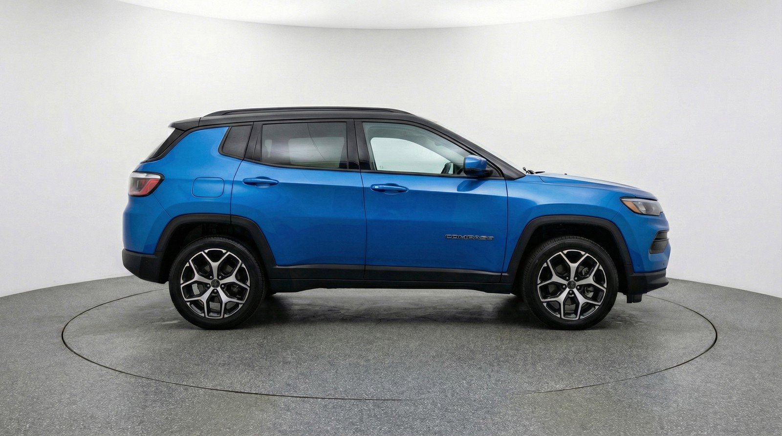 Used 2025 Jeep Compass Limited image 11
