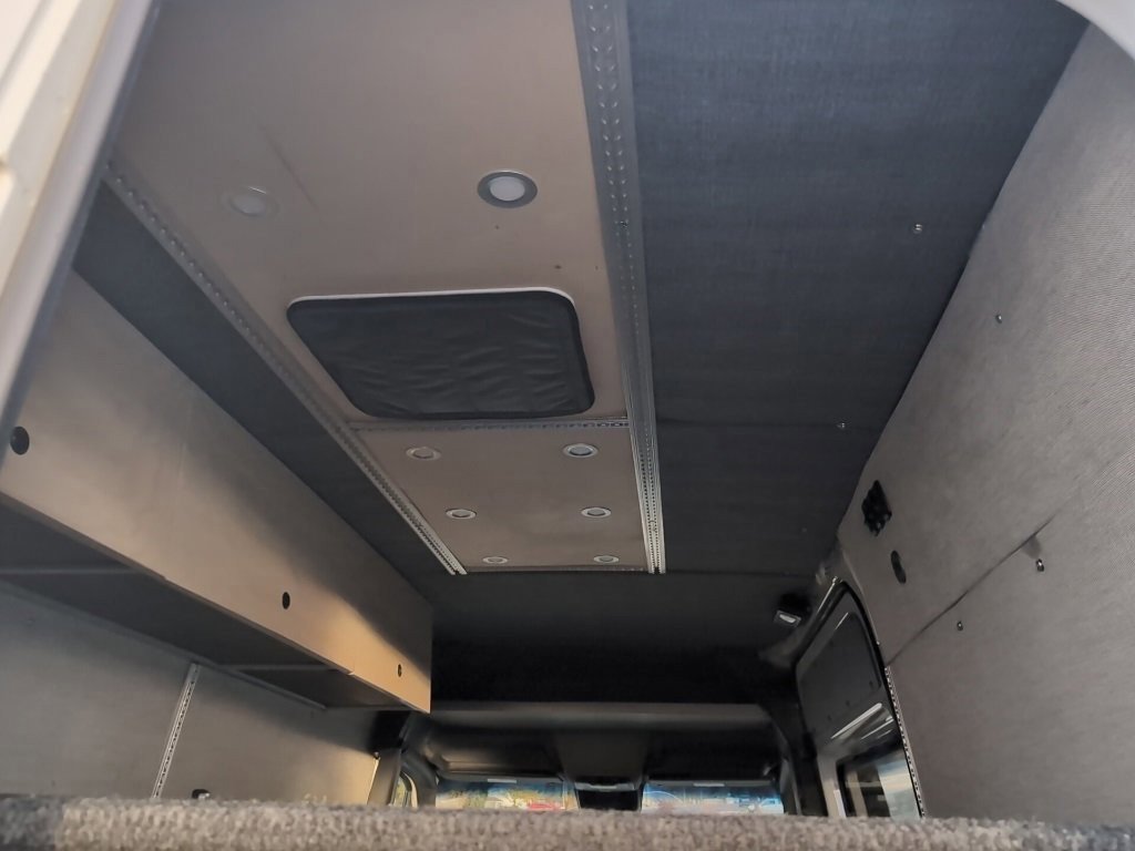 Used 2021 Freightliner Sprinter 2500 image 25