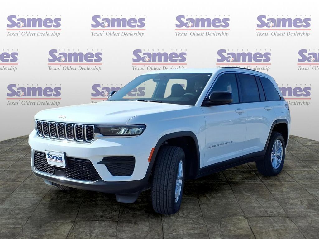 New 2026 Jeep Grand Cherokee Laredo RWD image 3