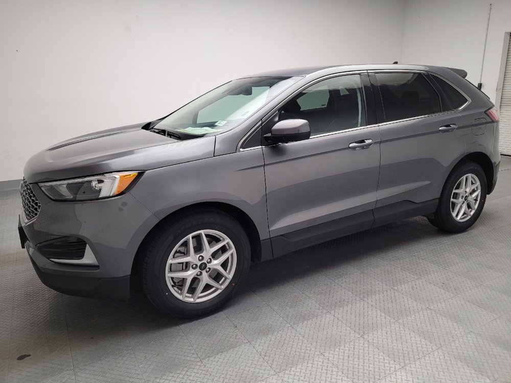 Used 2024 Ford Edge SEL image 2