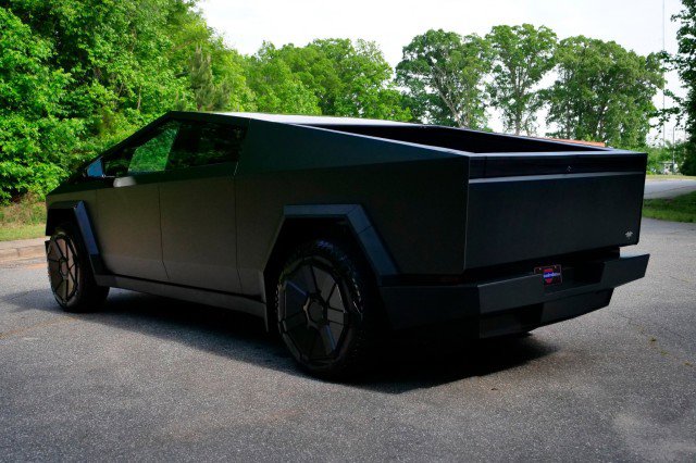 Used 2024 Tesla Cybertruck Cyberbeast AWD/4WD image 19