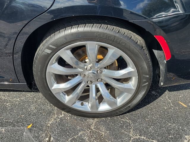 Used 2019 Chrysler 300 Limited image 6