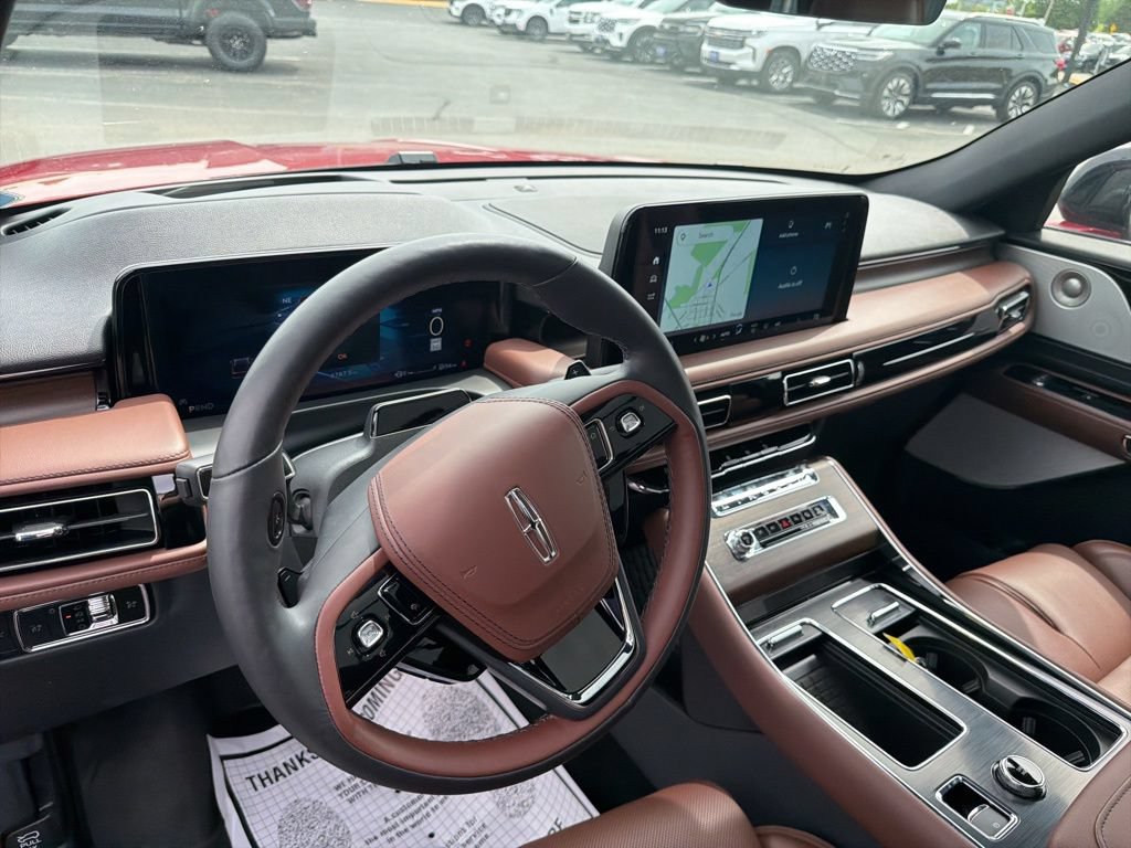 Used 2025 Lincoln Aviator Reserve w/ Equipment Group 201A AWD/4WD image 10