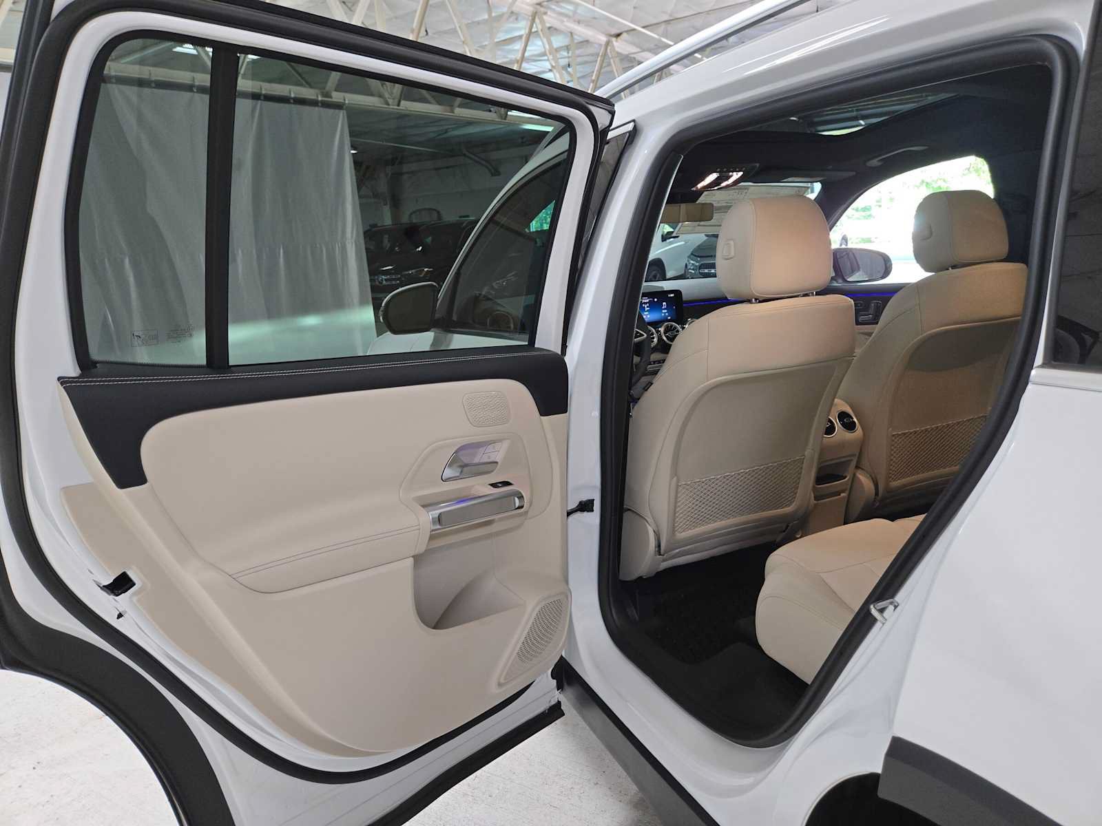 New 2026 Mercedes-Benz GLB 250 4MATIC image 15
