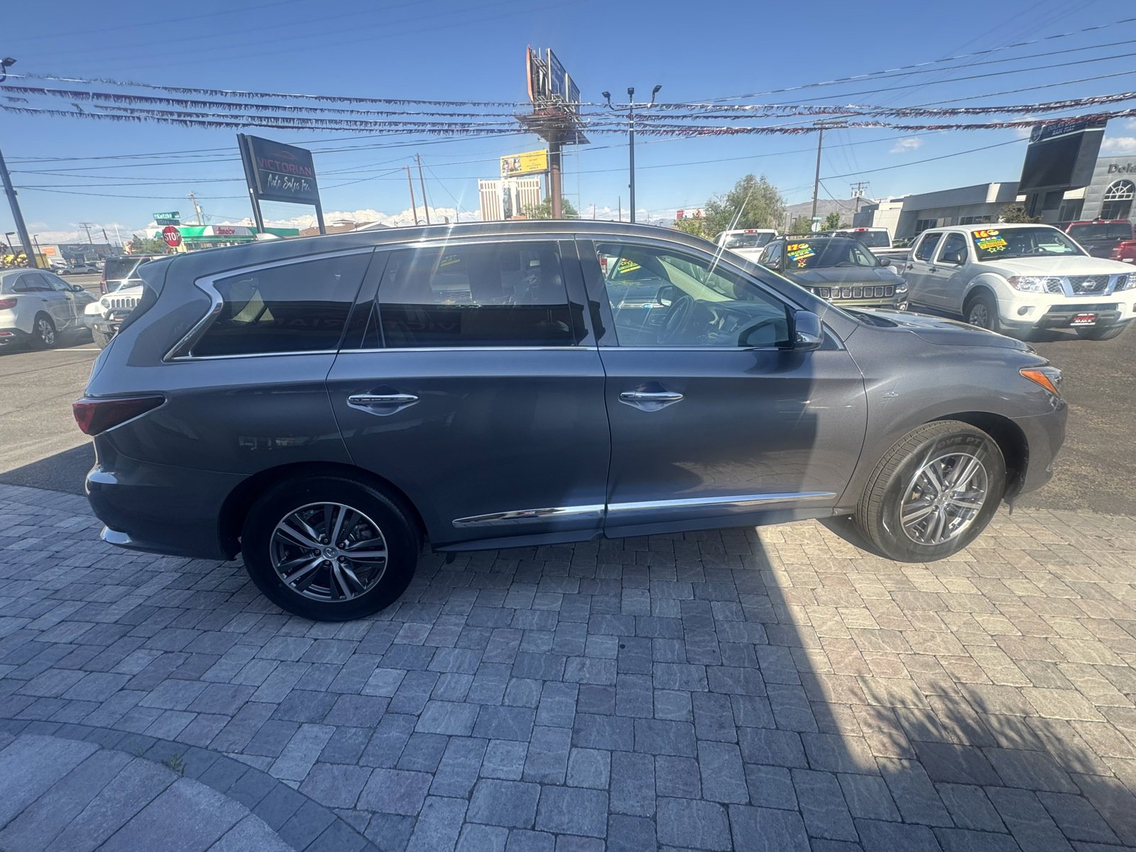 Used 2019 INFINITI QX60 Pure image 3