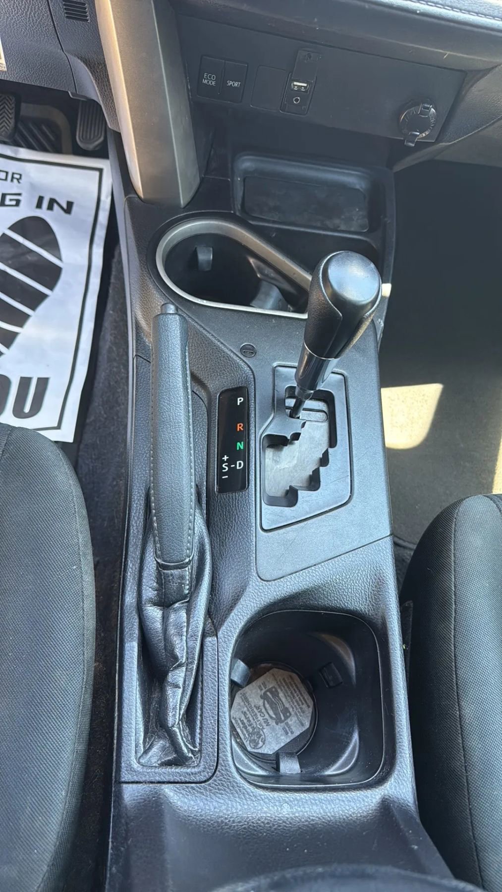 Used 2018 Toyota RAV4 LE FWD image 17