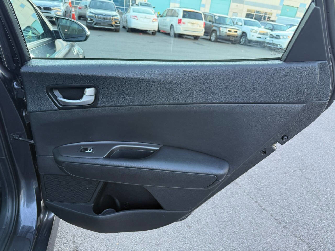 Used 2018 Kia Optima S image 27