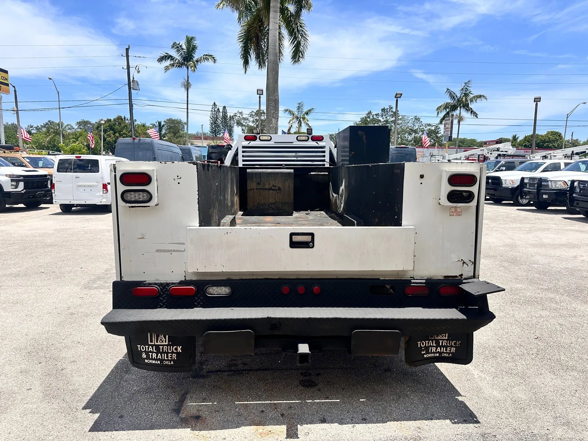 Used 2015 Ford F550 4x4 Crew Cab image 4