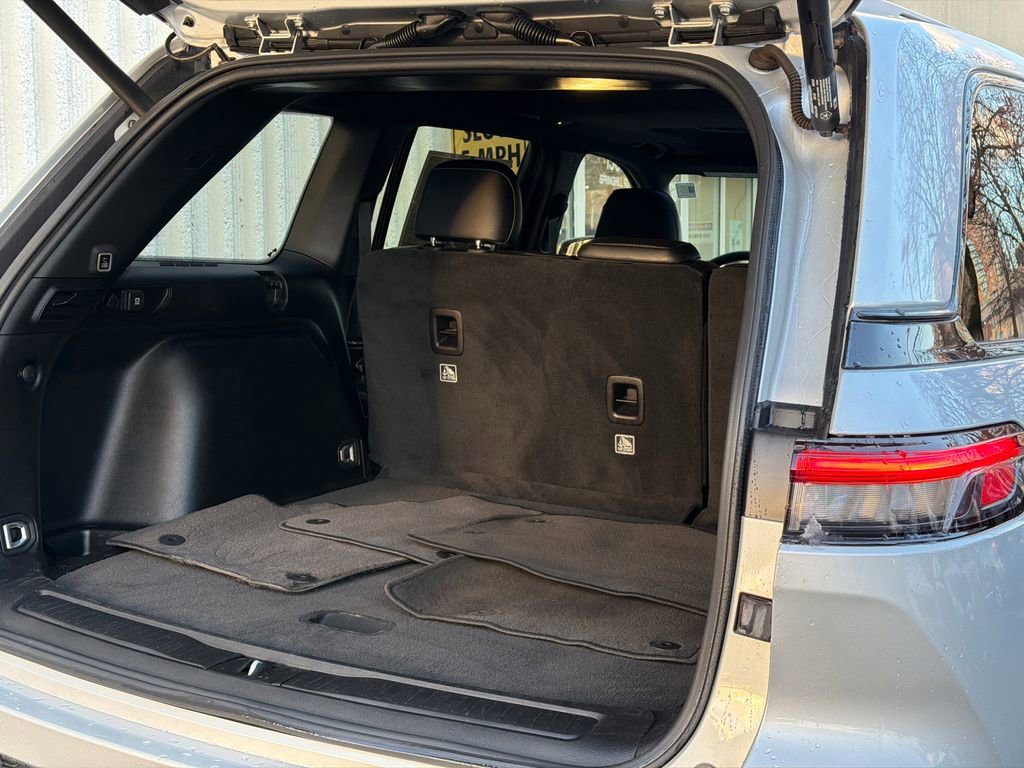 Used 2023 Jeep Grand Cherokee Altitude image 7